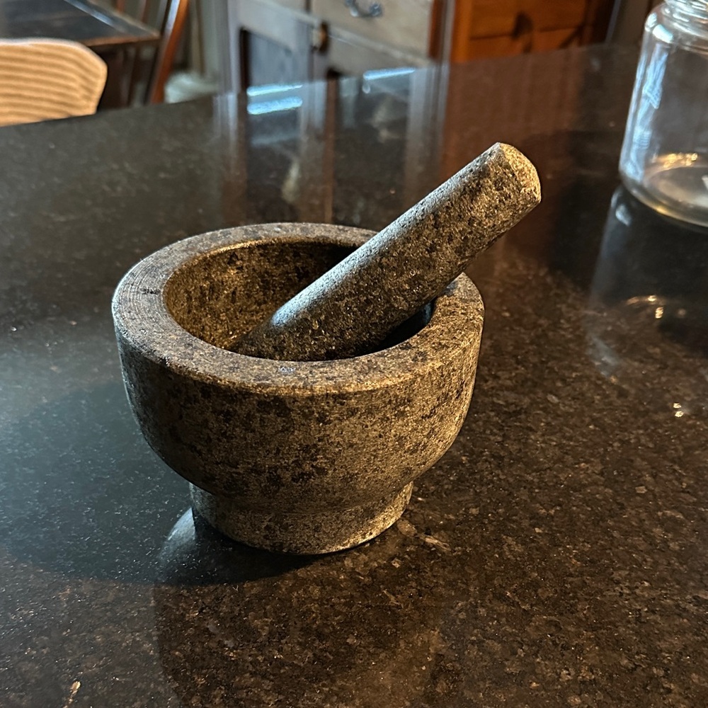 Granite Mortar and Pestle - Speckled Dark Gray